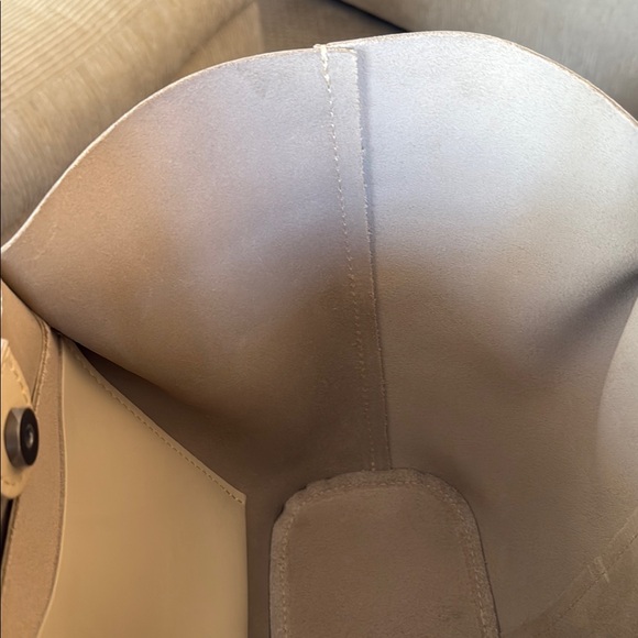 Portland Leather NEW!! Large Devan Bucket Tote in BONE - Picture 8 of 14